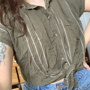 American Eagle army green button up t shirt